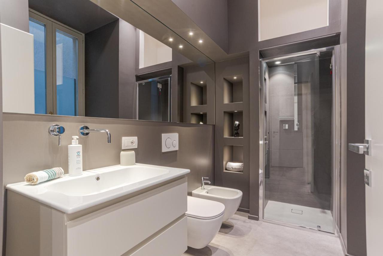 Suite Della Corte - By MyhomeinКомо Экстерьер фото
