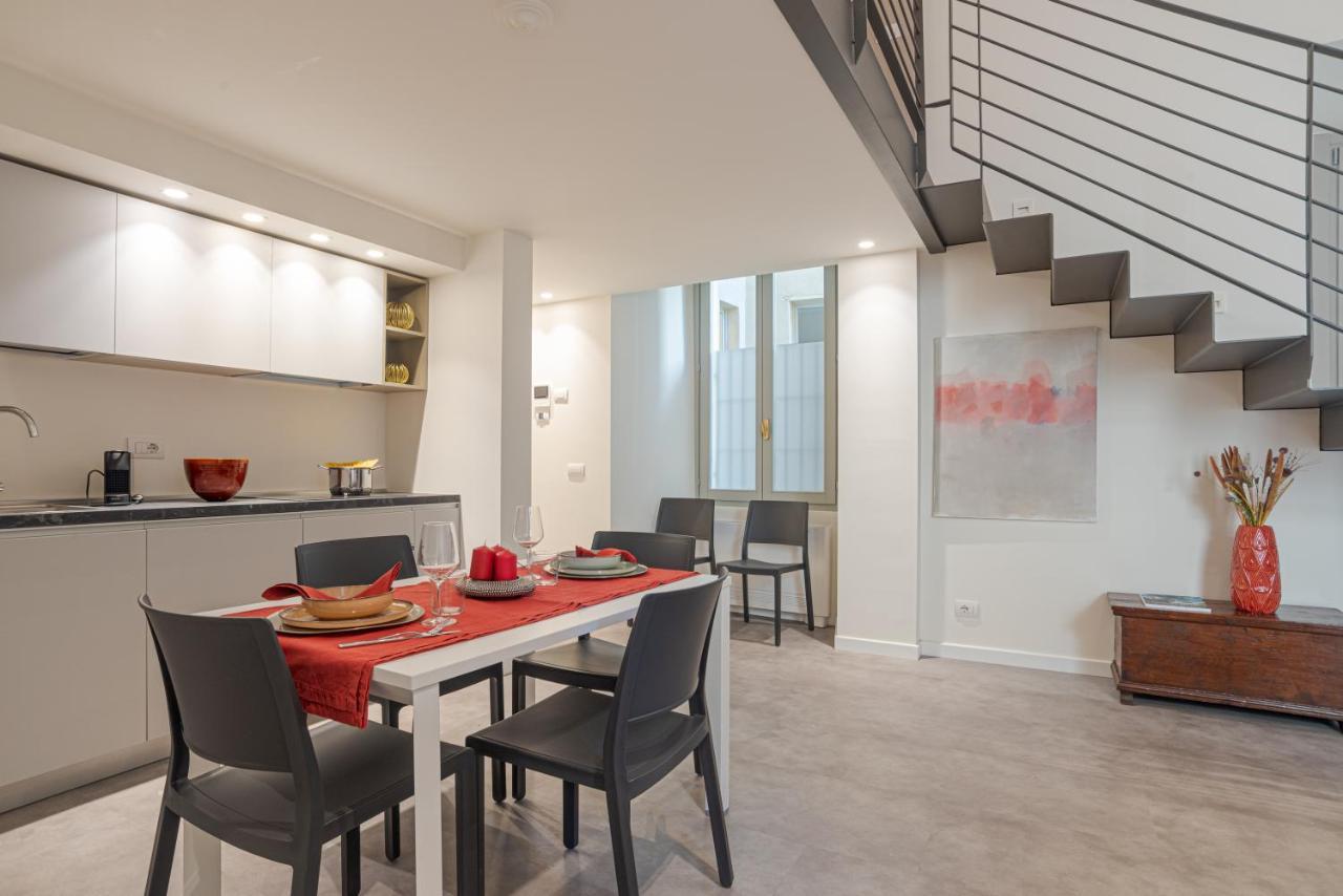Suite Della Corte - By MyhomeinКомо Экстерьер фото